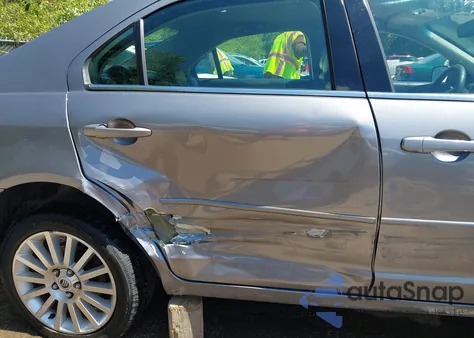 2007 Mercury Milan V6 Premier z USA, uszkodzony, nr VIN 3MEHM08177R652630